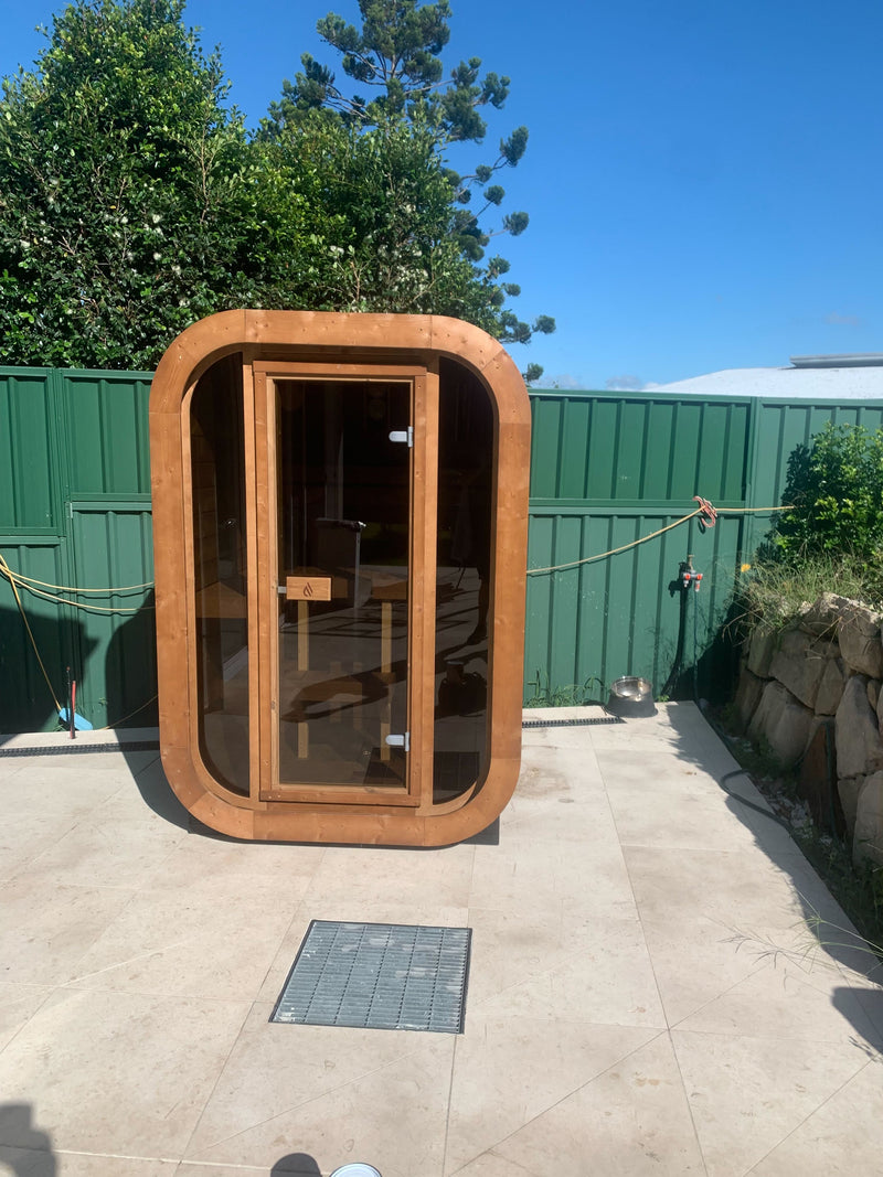Compact courtyard install, directly onto outdoor tiles.